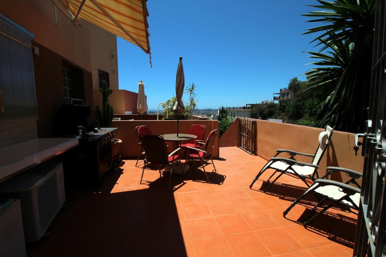 Cozy Apartment In Fuengirola Hills Kültér fotó
